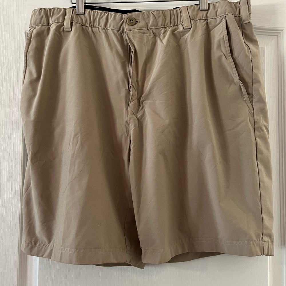 Izod men’s shorts